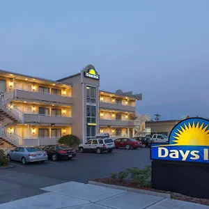 ** Motel Days By Wyndham North Of Downtown United States